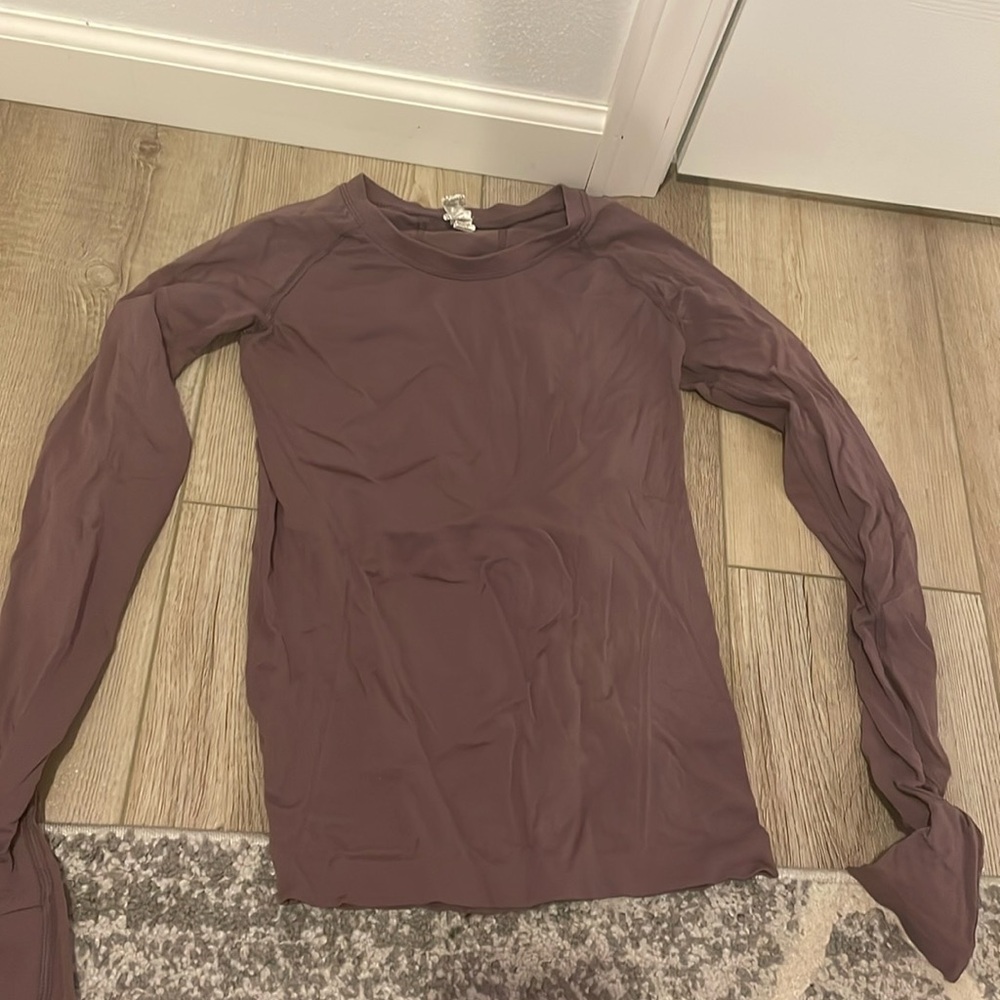 Athleta workout shirt
